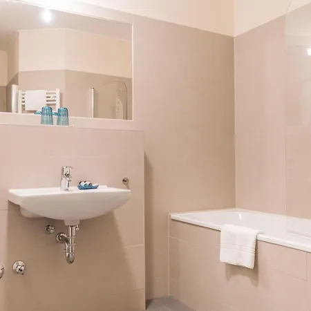 Mit Kamin Im Gut Ulrichshusen Hébergement de vacances Schorssow